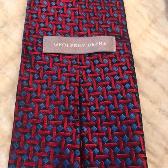 Geoffrey Beene Silk Tie EUC Red, Blue & Slate - Picture 3 of 3